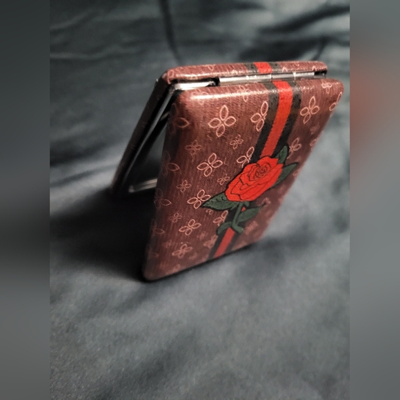 Compact Mirror with Red Rose Design - Picture 2 of 5